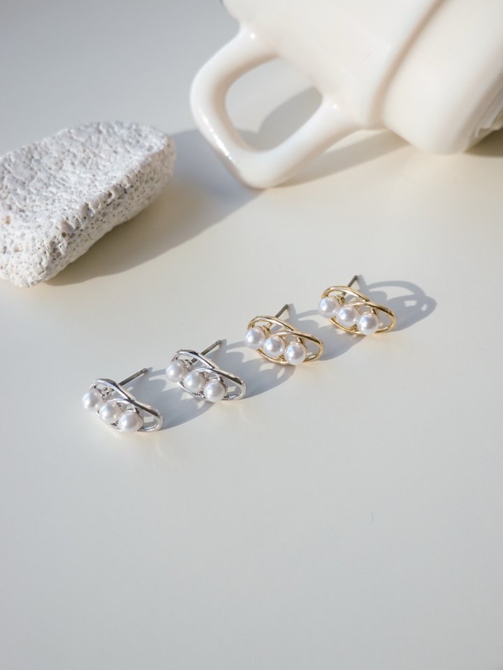 Eeiitt - Korean Women Fashion - #womensfashion - Bay Triple Pearl Earring