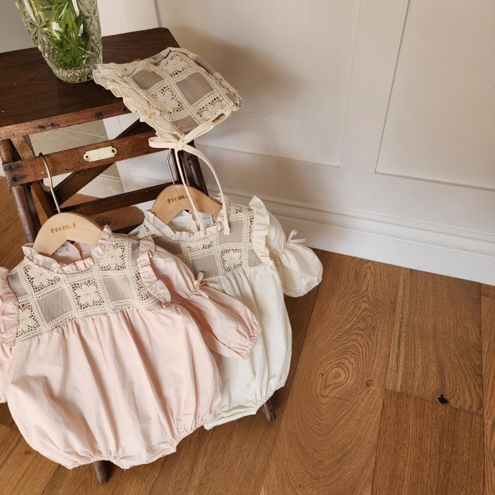 From J - Korean Baby Fashion - #babygirlfashion - Anyu Frill Suit Bonnet Set