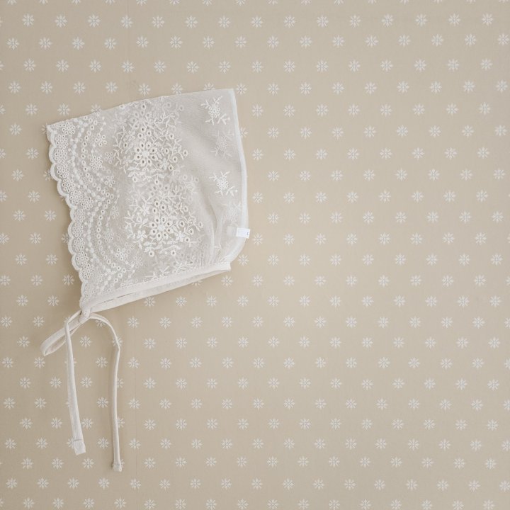From J - Korean Baby Fashion - #babyoninstagram - Mesh Lace Bonnet - 2