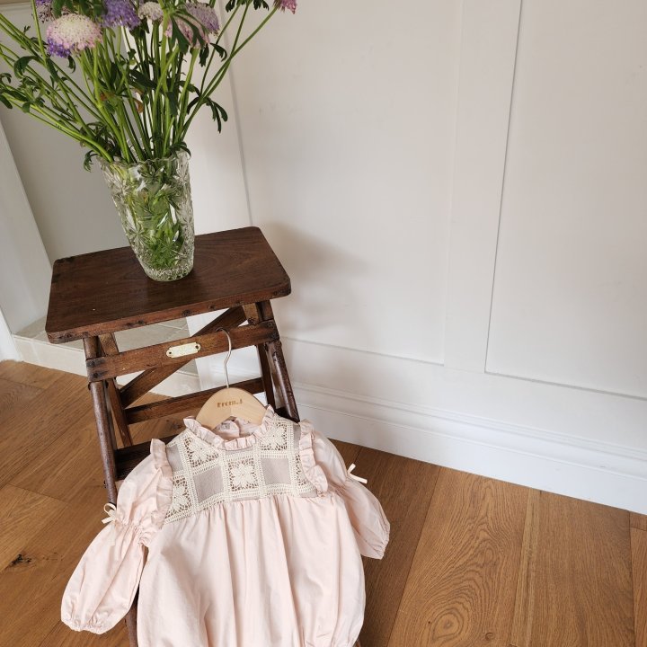 From J - Korean Baby Fashion - #babyoninstagram - Anyu Frill Suit Bonnet Set - 3