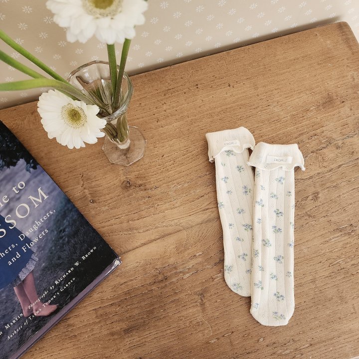 From J - Korean Baby Fashion - #babyoutfit - Molly Eyelet Knee Socks - 2
