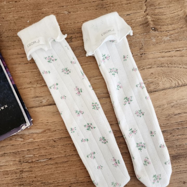 From J - Korean Baby Fashion - #babyoutfit - Molly Eyelet Knee Socks - 4
