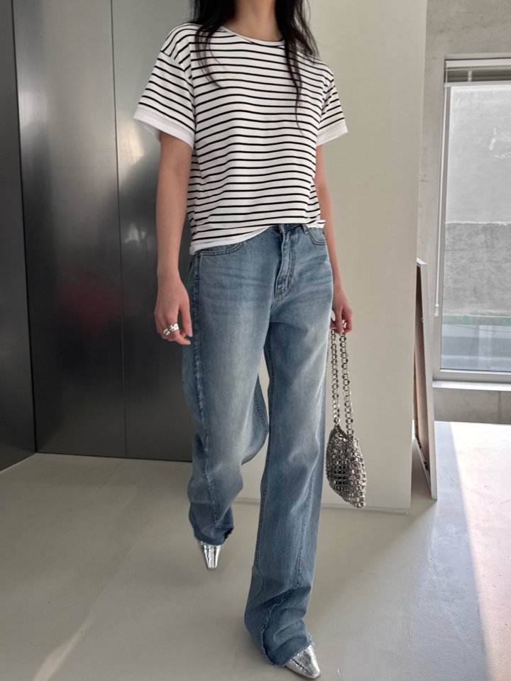 Inssense - Korean Women Fashion - #momslook - Curved Cutted Detail Wide Denim Pants - 5
