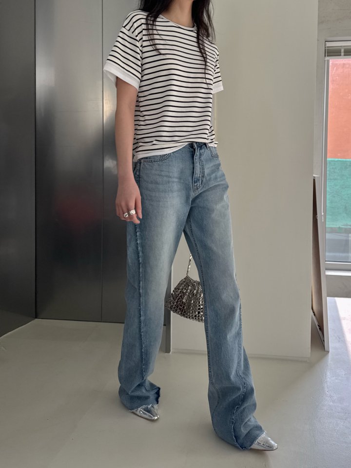 Inssense - Korean Women Fashion - #momslook - Curved Cutted Detail Wide Denim Pants - 6