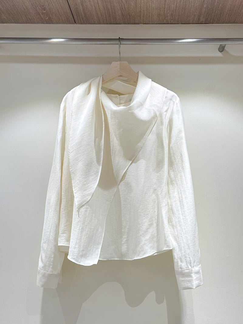 J dew - Korean Women Fashion - #romanticstyle - Carf Blouse