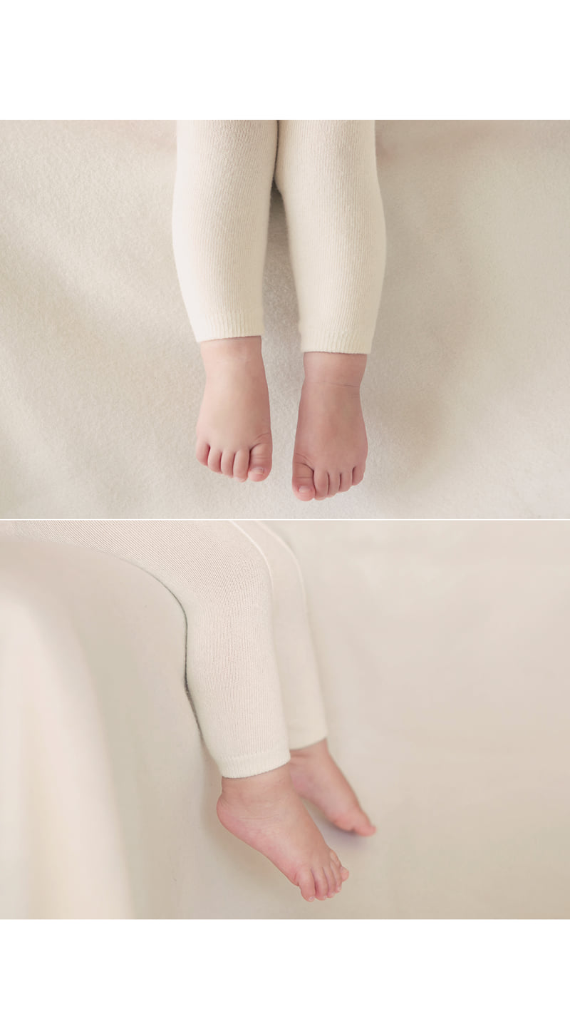 Kids Clara - Korean Baby Fashion - #babyoutfit - Oatmeal Plain Baby Leggings-R (set of 5) - 3