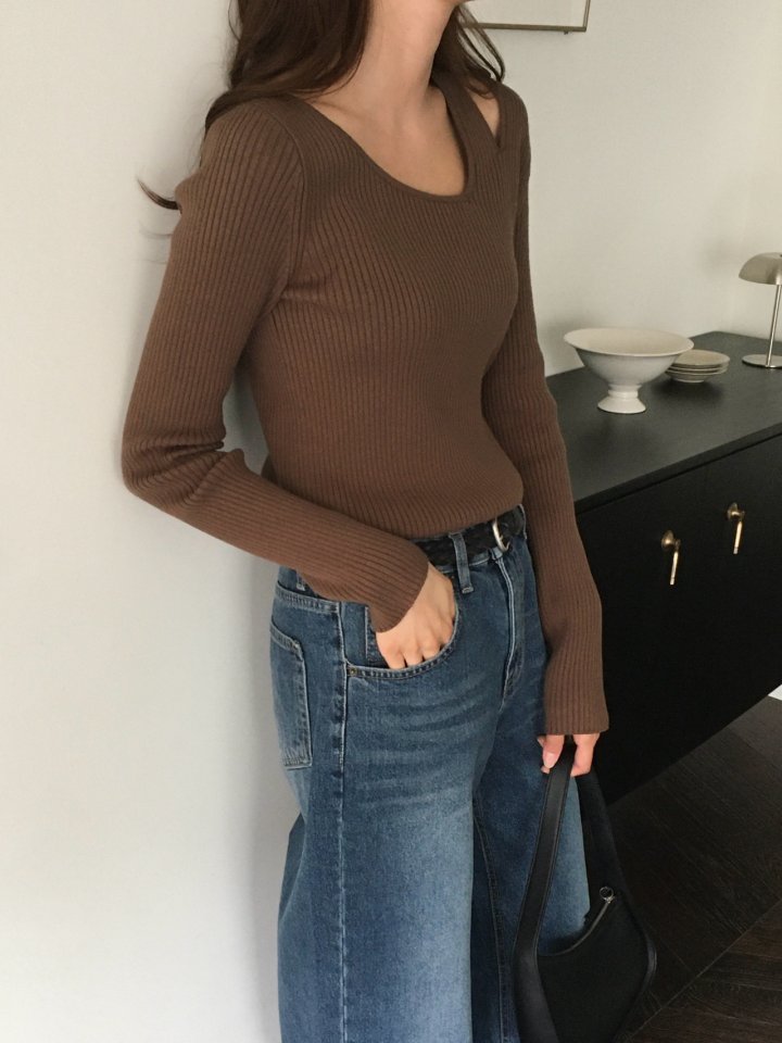 Moani - Korean Women Fashion - #momslook - Unbalanced Shoulder Cut-out Knit Top - 4