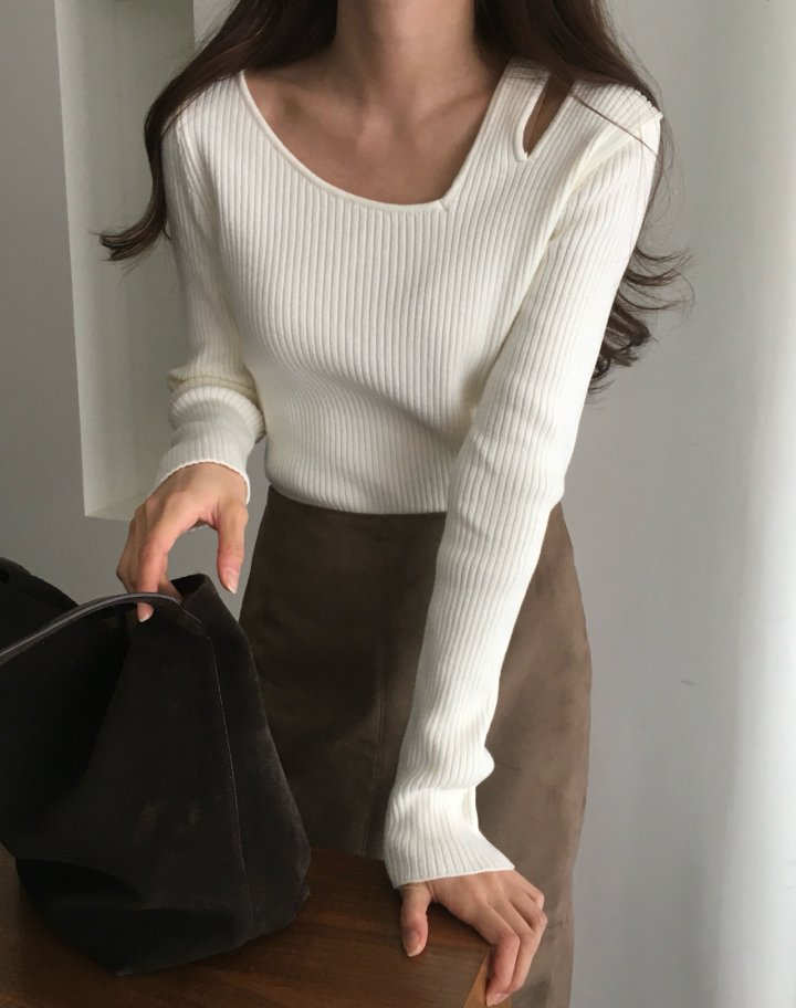 Moani - Korean Women Fashion - #vintageinspired - Unbalanced Shoulder Cut-out Knit Top - 5
