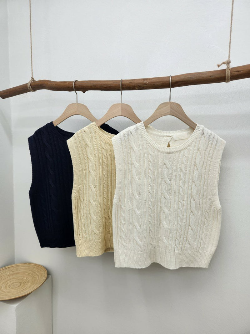 Most - Korean Women Fashion - #momslook - Noma Vest