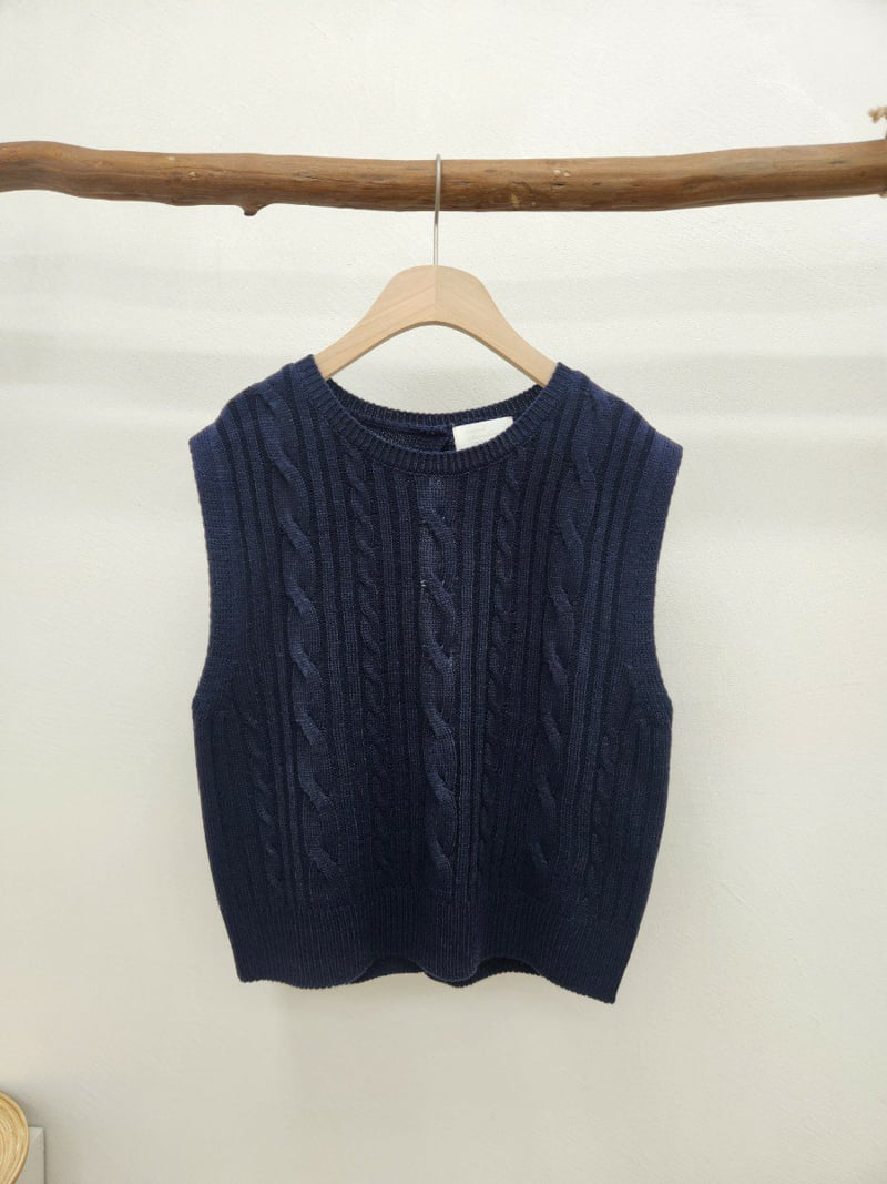 Most - Korean Women Fashion - #momslook - Noma Vest - 4