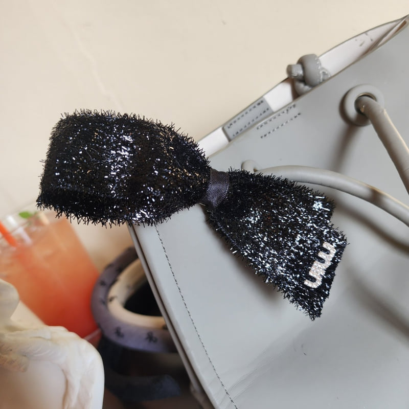 Newerly - Korean Women Fashion - #romanticstyle - Basic Cubic Logo Hairpin