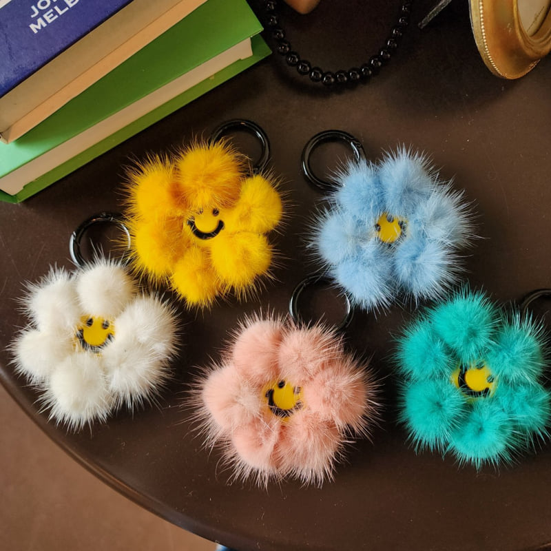 Newerly - Korean Women Fashion - #womensfashion - Flower Smile Keyring