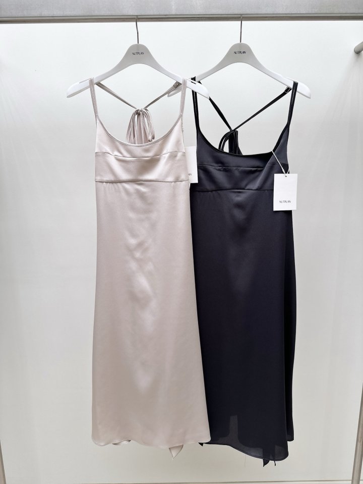 Nutplan - Korean Women Fashion - #momslook - Silk Crab One-piece - 9