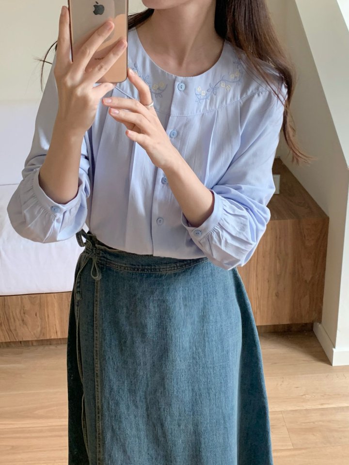 Our Moment - Korean Women Fashion - #momslook - Shoe Embroidery Blouse - 6