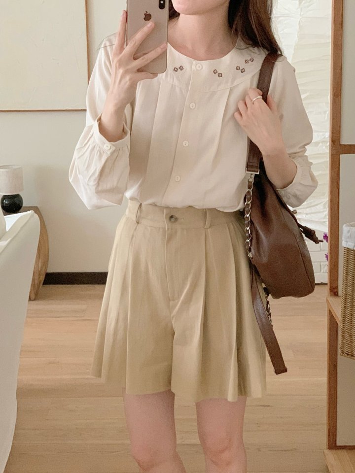 Our Moment - Korean Women Fashion - #womensfashion - Shoe Embroidery Blouse - 3