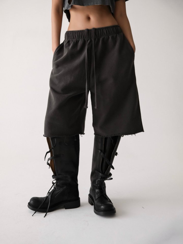 Paper Moon - Korean Women Fashion - #momslook - Pigment Cotton Cutted Hem Bermuda Pants - 3