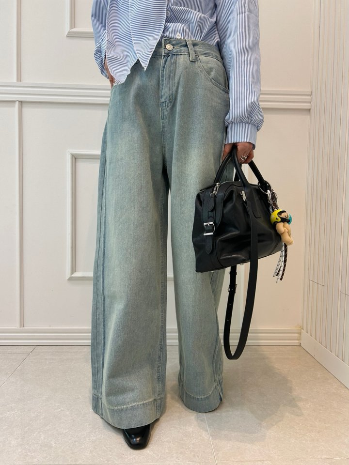 Pearls room - Korean Women Fashion - #momslook - Slit Denim Pants