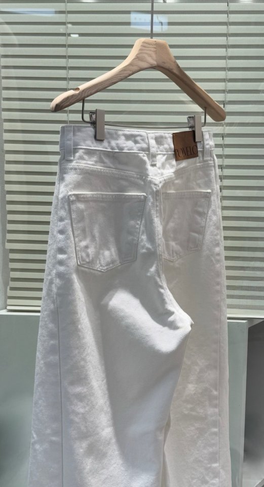 Pomelo - Korean Women Fashion - #restrostyle - Diagonal Slit Denim Pant - 9