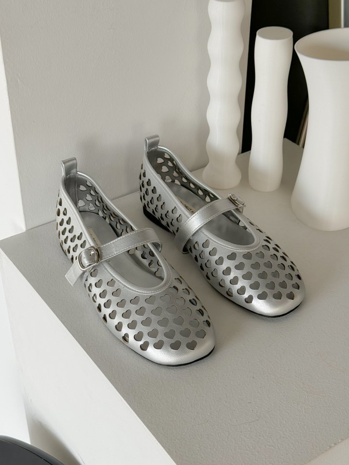 Vade - Korean Women Fashion - #momslook - Vintage Heart Mesh Flat - 10