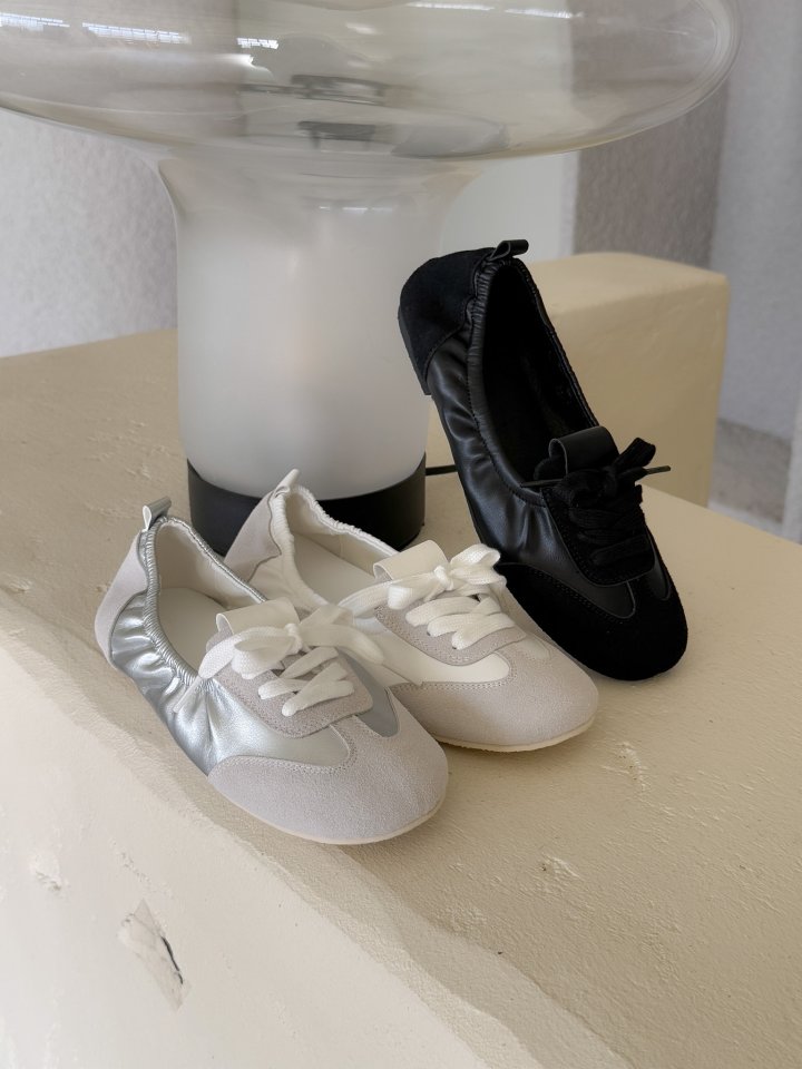 Vade - Korean Women Fashion - #momslook - Miyomiyo Sneakers