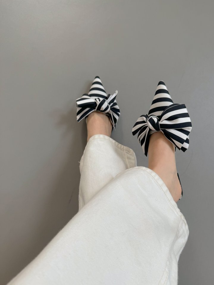 Vade - Korean Women Fashion - #momslook - Neutro Stiletto Ribbon Flat Mule