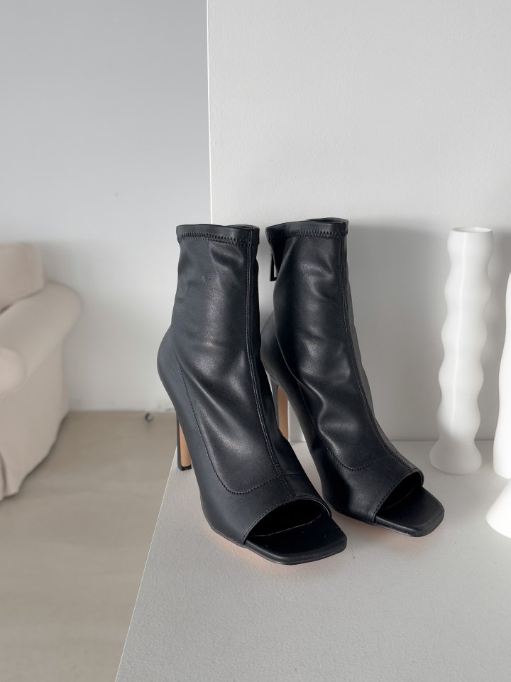 Vade - Korean Women Fashion - #momslook - Span Square Open Toe Ankle Boots