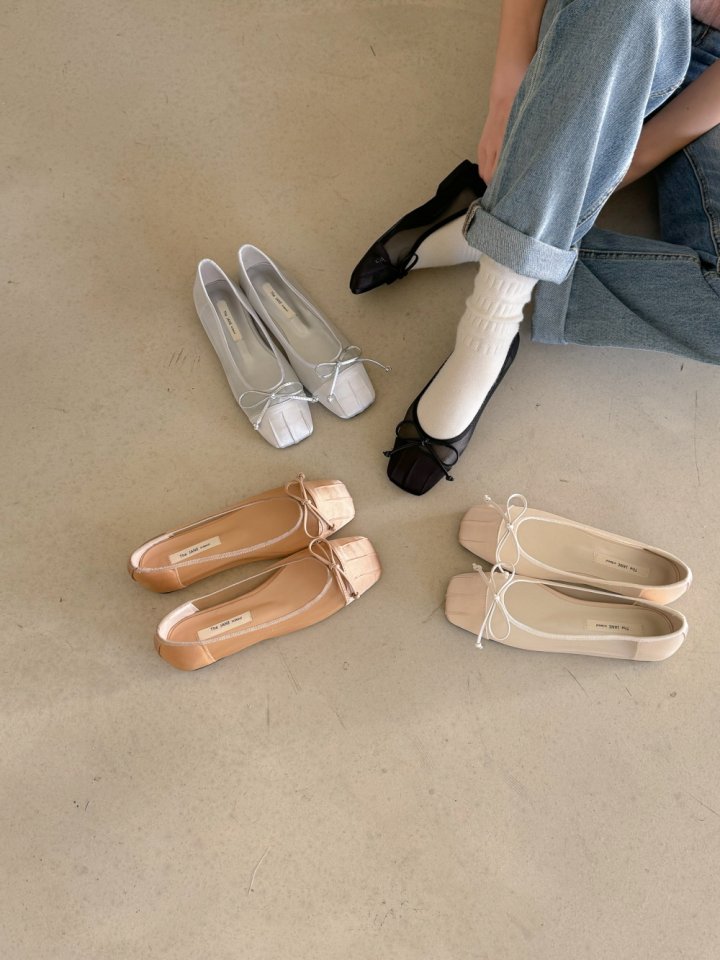 Vade - Korean Women Fashion - #momslook - Square Ribbon Flat