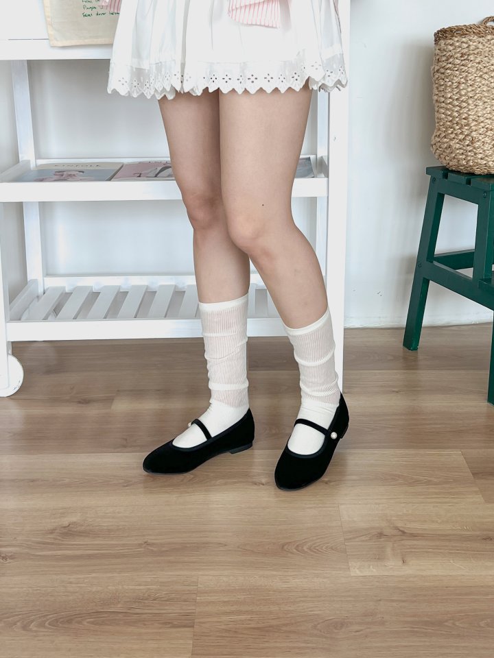 Vade - Korean Women Fashion - #vintagekidsstyle - Velvet Mary Jane Flat - 4