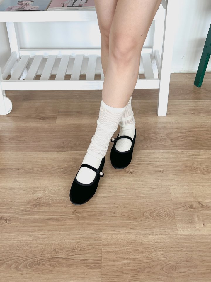 Vade - Korean Women Fashion - #vintagekidsstyle - Velvet Mary Jane Flat - 3