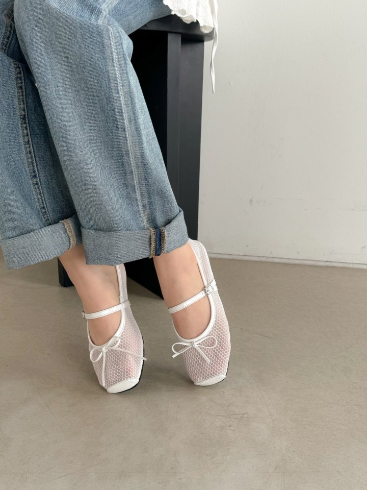 Vade - Korean Women Fashion - #vintagekidsstyle - Mesh Mary Jane Ribbon Flat