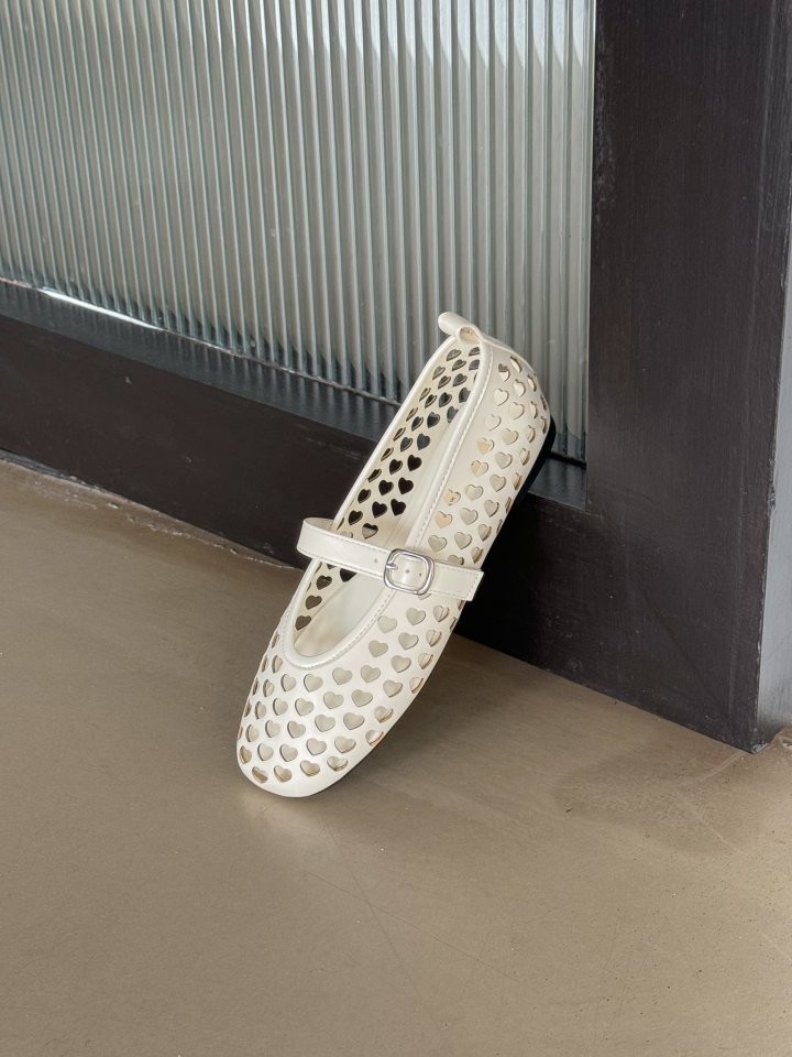 Vade - Korean Women Fashion - #womensfashion - Vintage Heart Mesh Flat - 11