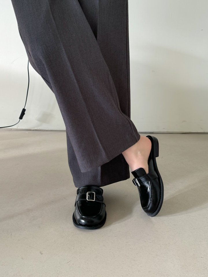 Vade - Korean Women Fashion - #womensfashion - Square Buckle Round Black Loafers - 7