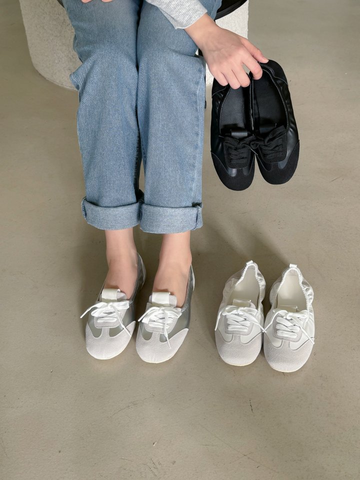 Vade - Korean Women Fashion - #momslook - Miyomiyo Sneakers - 4