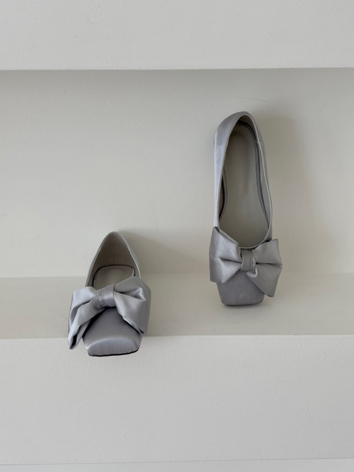 Vade - Korean Women Fashion - #womensfashion - Ribbon Pom Pom Flat - 6
