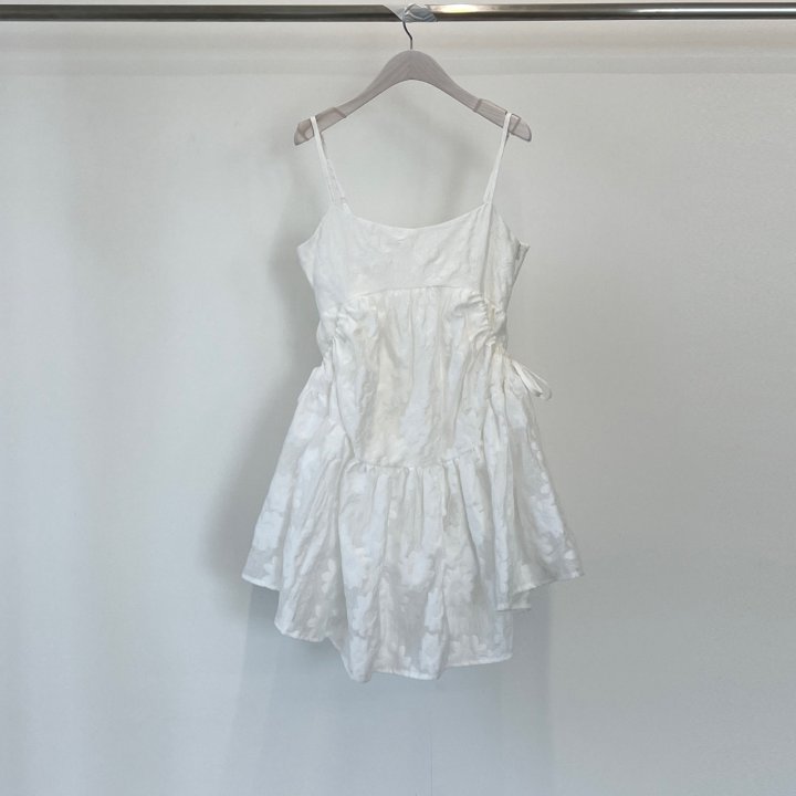 140 Avenue - Korean Women Fashion - #momslook - Cecil Flower One-piece - 2