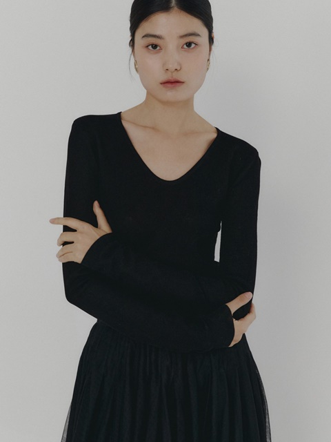 M U-neck Knit M U-neck Knit