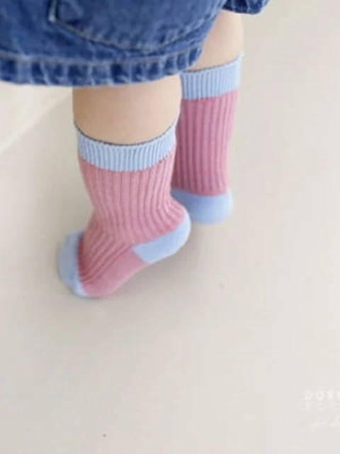 Wonderland Jacquard Socks Wonderland Jacquard Socks