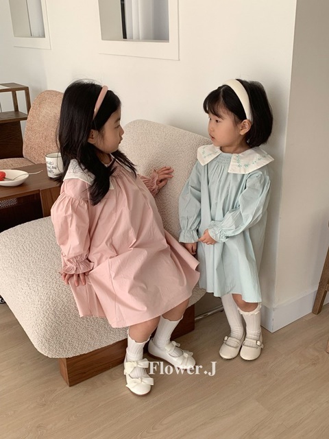 Laurel Embroidery One-piece - KKAMI