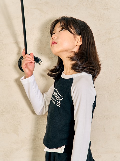Round Raglan Tee Round Raglan Tee