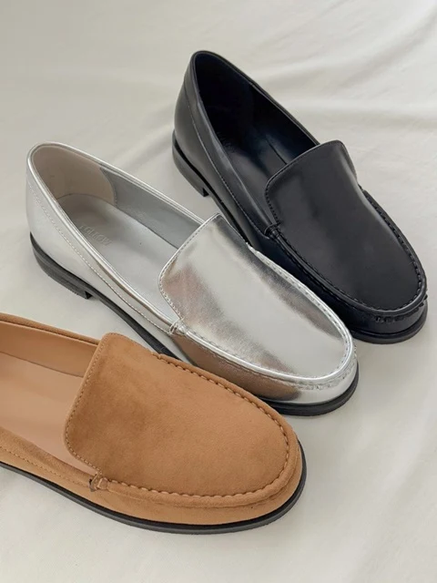 Feminine Loafer Silver Round