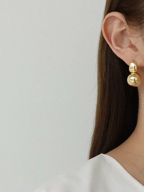 Dumore Bold Ball Earrings