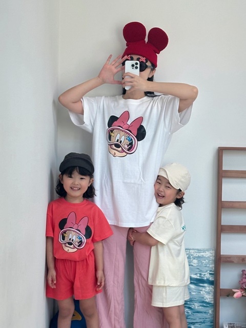 Water Goggles Mom Tee