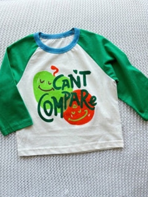 Foot Apple Raglan Tee