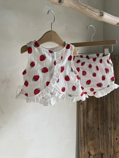 Yoru Sleeveless Set (Cream Strawberry) Yoru Sleeveless Set (Cream Strawberry)