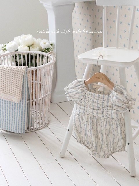 Bebe Reina Shirring Suit (flower)