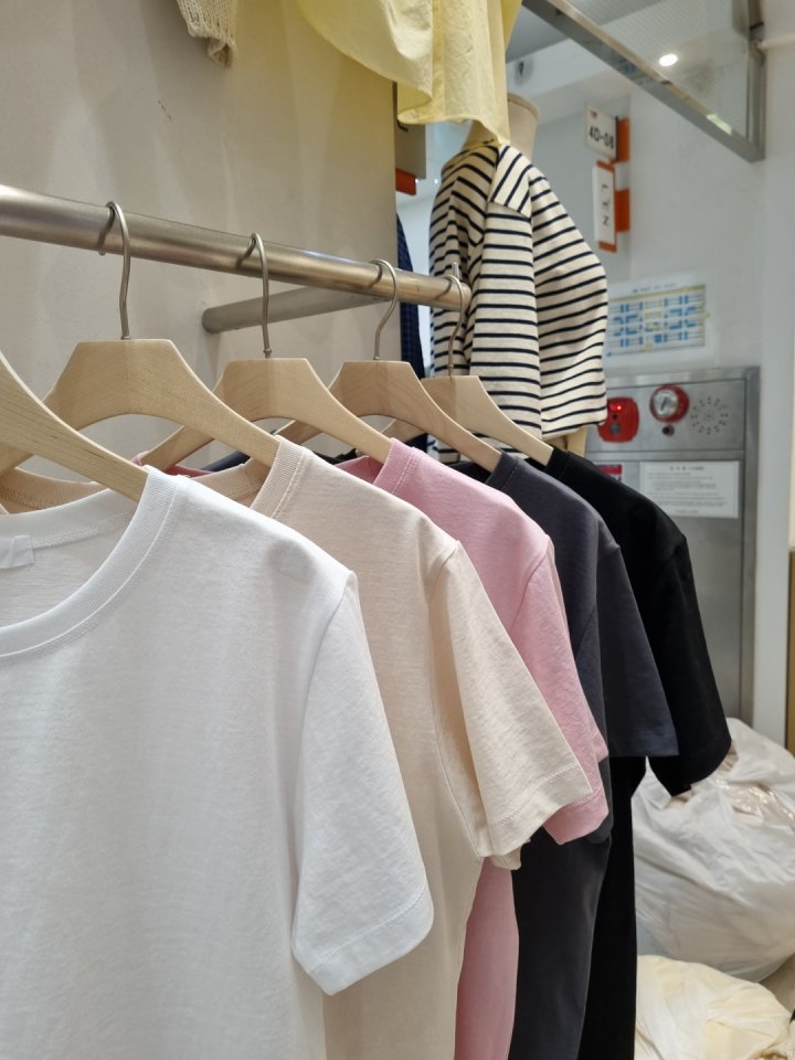 Allu - Korean Women Fashion - #womensfashion - Silket Short Sleeved Tee