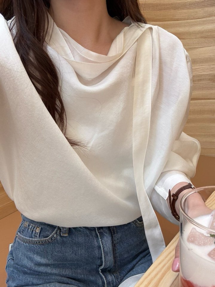 Amygrace - Korean Women Fashion - #momslook - Mermaid Tie Blouse - 3