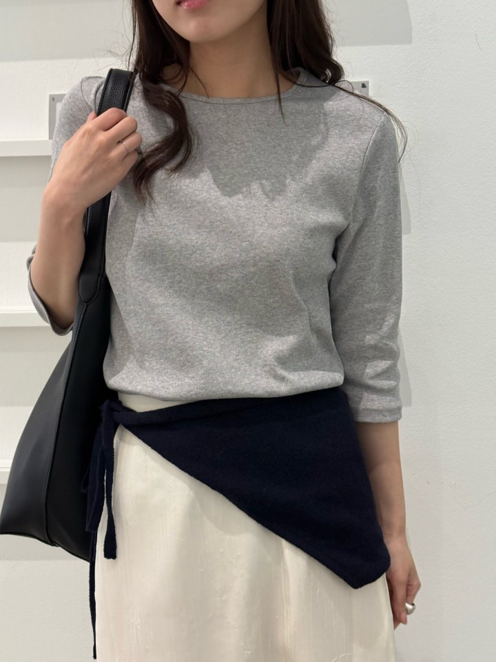 Amygrace - Korean Women Fashion - #momslook - Mini Midi Sleeved Tee - 2