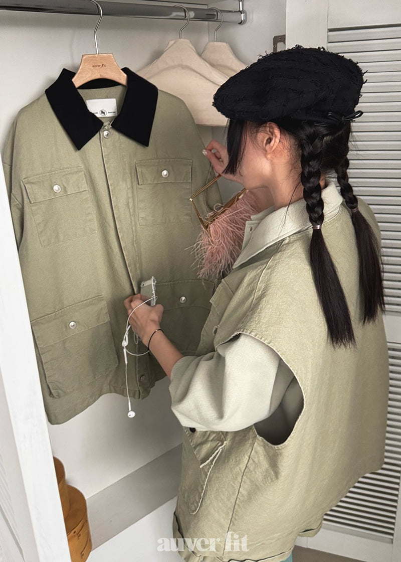 Auver_Fit - Korean Women Fashion - #womensfashion - Big Big Pocket Vest - 11