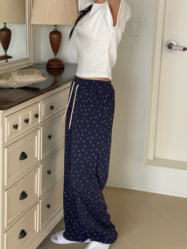 Diana - Korean Women Fashion - #thatsdarling - Flower Pants - 11